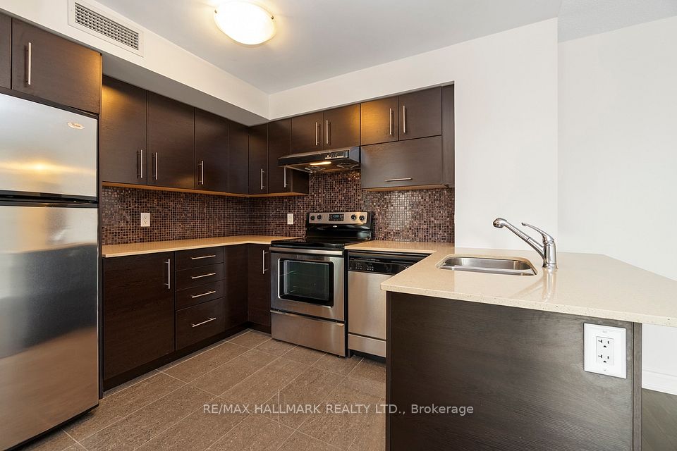 253 South Park Road 308, Markham, ON L3T 0B4 7