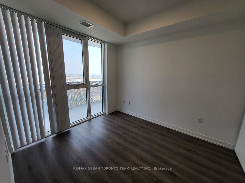 28 Interchange Way 1609, Vaughan, ON L4K 0P8 7