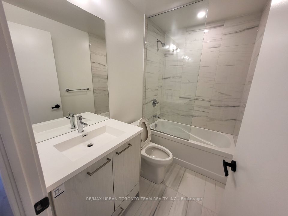 28 Interchange Way 1609, Vaughan, ON L4K 0P8 13