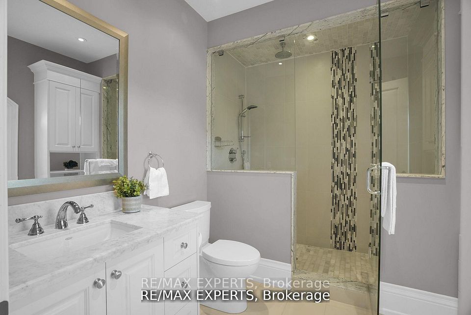 188 King High Drive, Vaughan, ON L4J 3N5 25