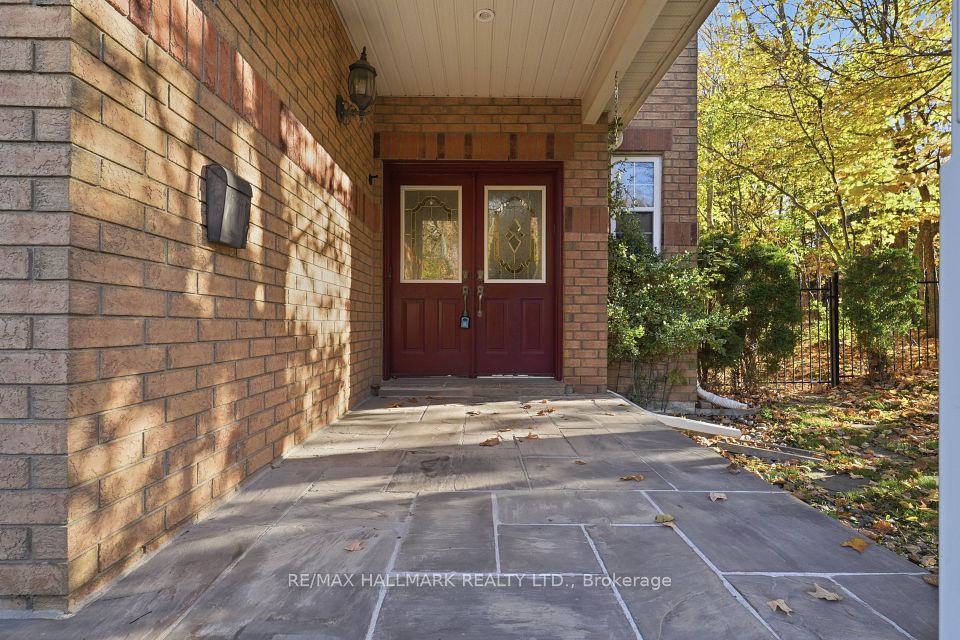 130 Old Colony Road, Richmond Hill, ON L4E 3V1 4