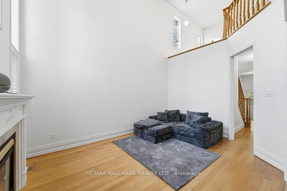 130 Old Colony Road, Richmond Hill, ON L4E 3V1 7