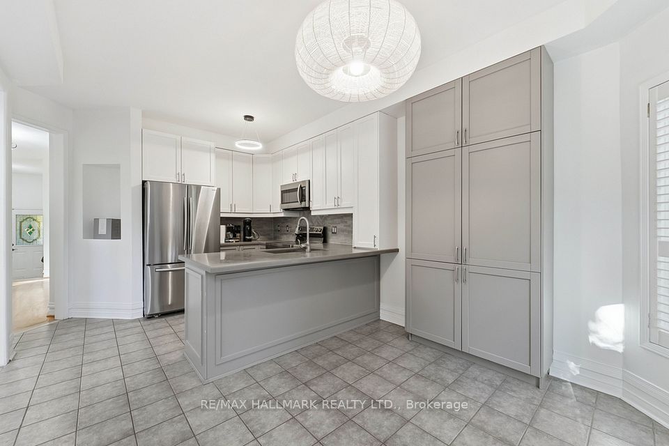 130 Old Colony Road, Richmond Hill, ON L4E 3V1 10