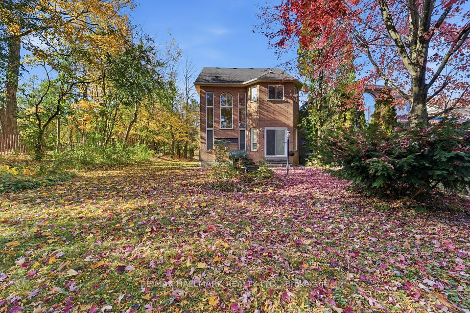 130 Old Colony Road, Richmond Hill, ON L4E 3V1 25