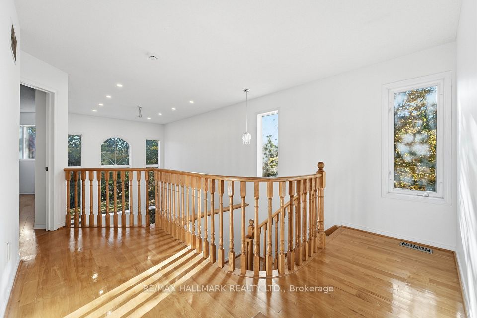 130 Old Colony Road, Richmond Hill, ON L4E 3V1 16