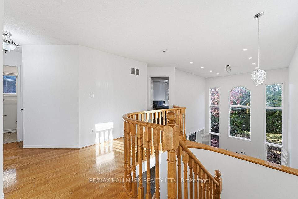 130 Old Colony Road, Richmond Hill, ON L4E 3V1 14