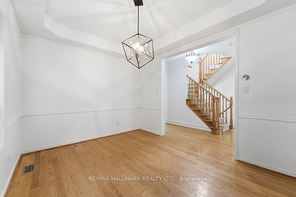 130 Old Colony Road, Richmond Hill, ON L4E 3V1 12