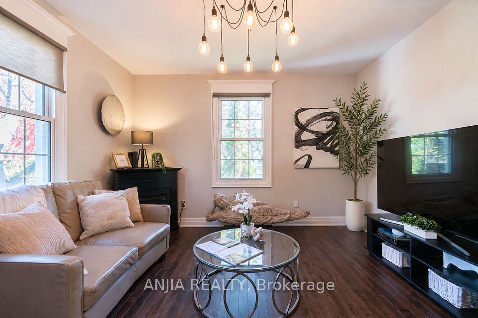 49 Church Street, Markham, ON L3P 2M1 13