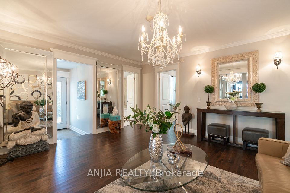 49 Church Street, Markham, ON L3P 2M1 4