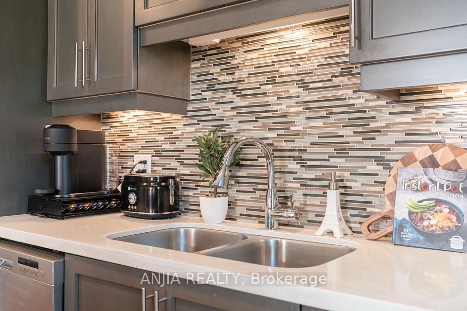 49 Church Street, Markham, ON L3P 2M1 7