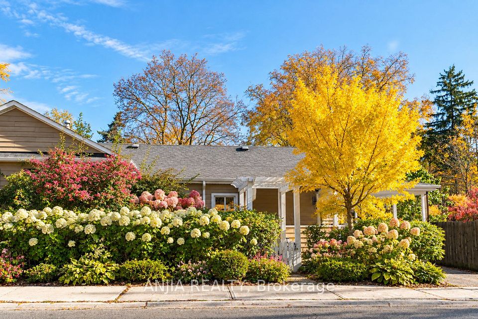 49 Church Street, Markham, ON L3P 2M1 2