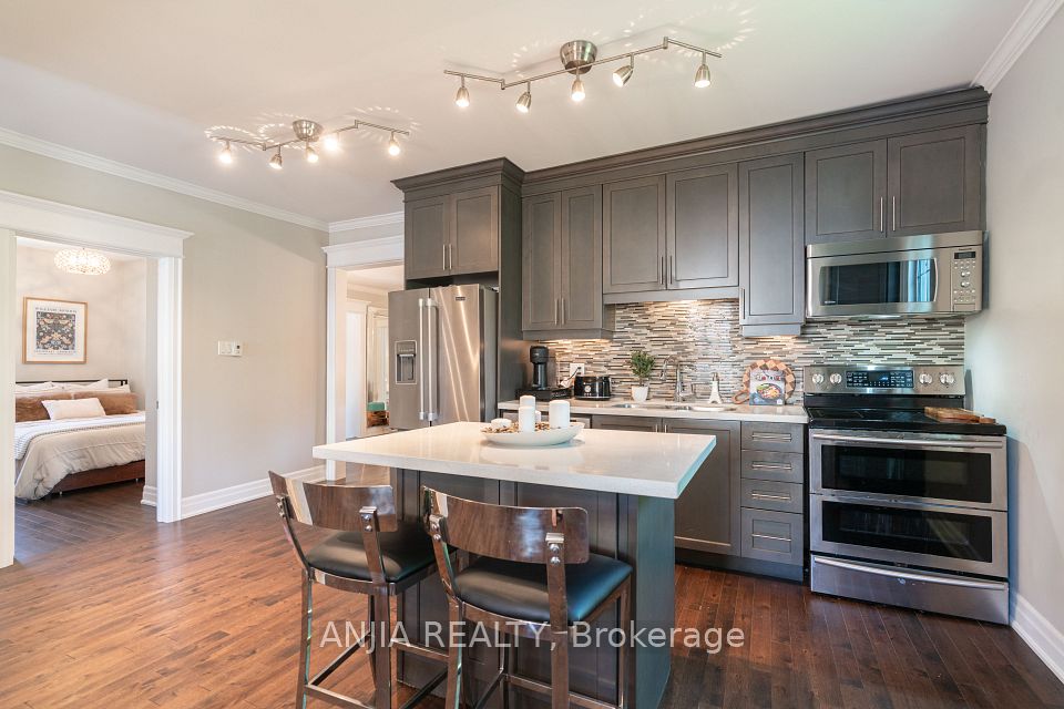 49 Church Street, Markham, ON L3P 2M1 8