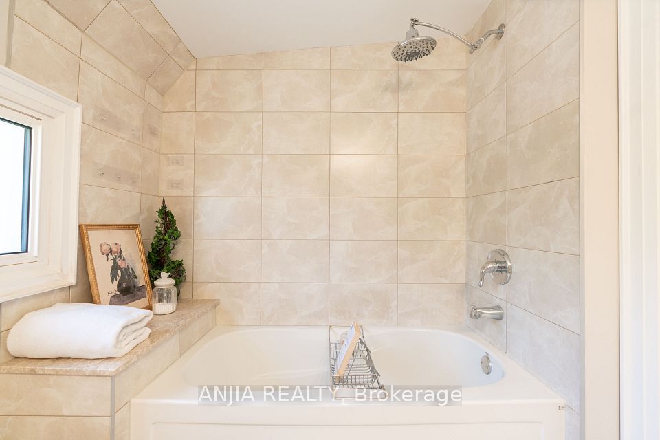 49 Church Street, Markham, ON L3P 2M1 20
