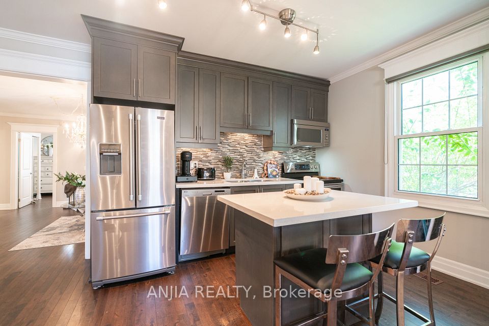 49 Church Street, Markham, ON L3P 2M1 6