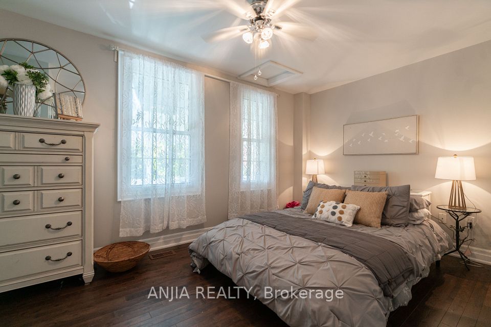 49 Church Street, Markham, ON L3P 2M1 17
