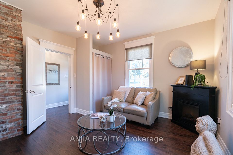 49 Church Street, Markham, ON L3P 2M1 14