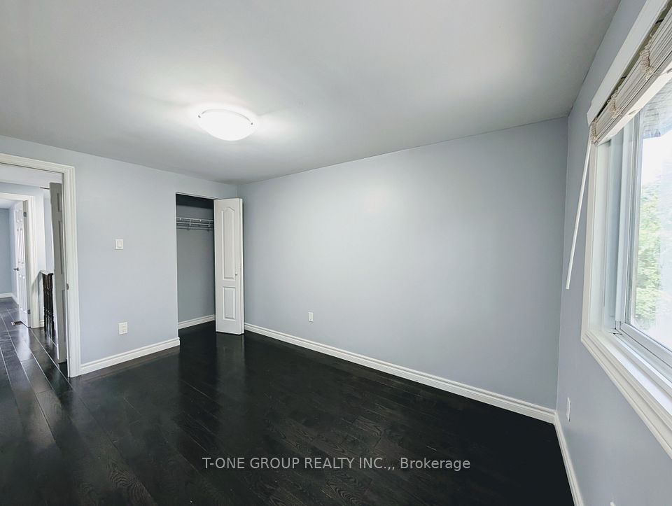 8 Camelot Way, Markham, ON L3P 3W1 13