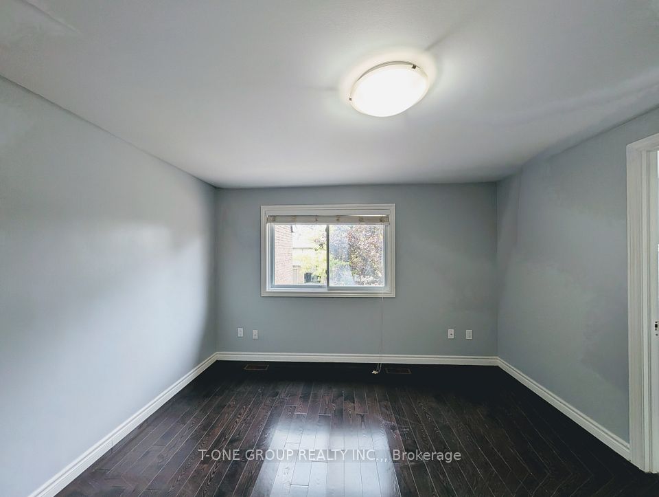 8 Camelot Way, Markham, ON L3P 3W1 9