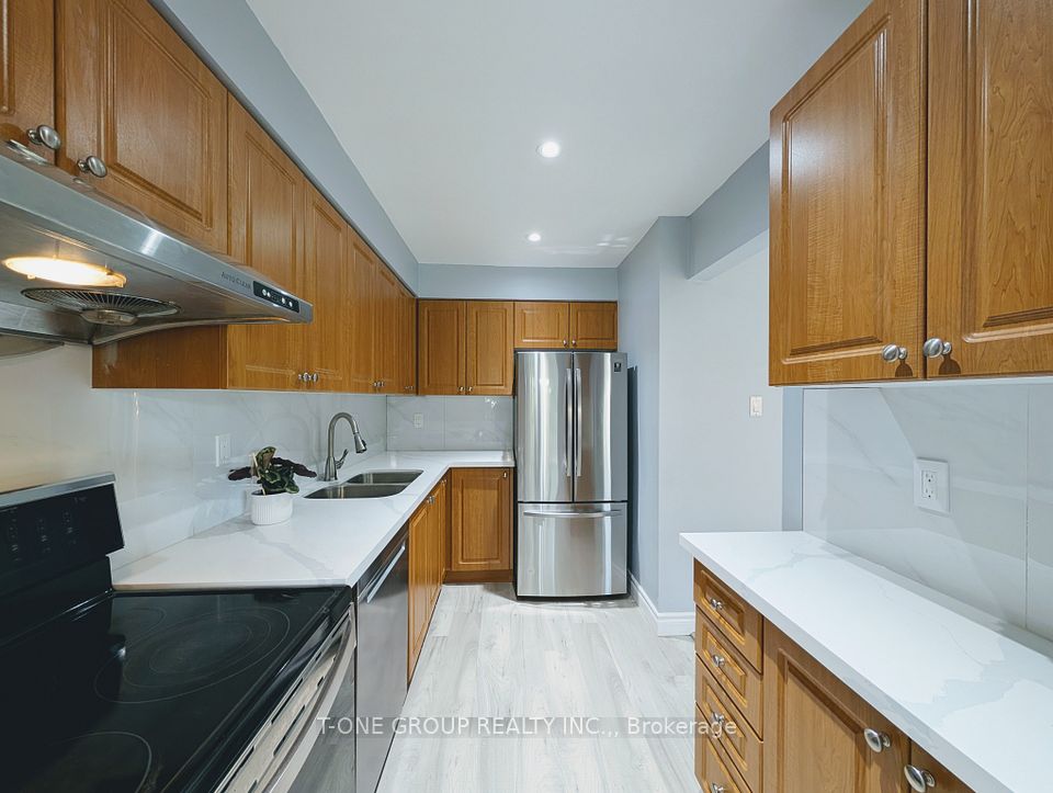 8 Camelot Way, Markham, ON L3P 3W1 6