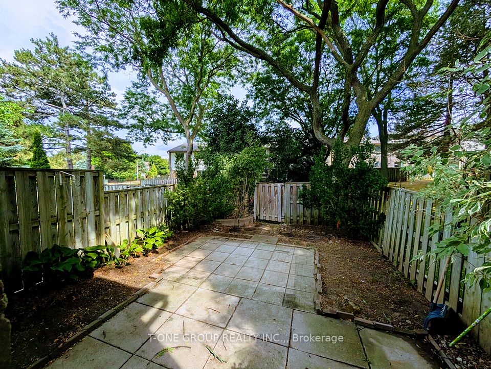 8 Camelot Way, Markham, ON L3P 3W1 21