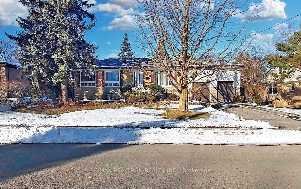 32 Kirk Drive, Markham, ON L3T 3L1 3