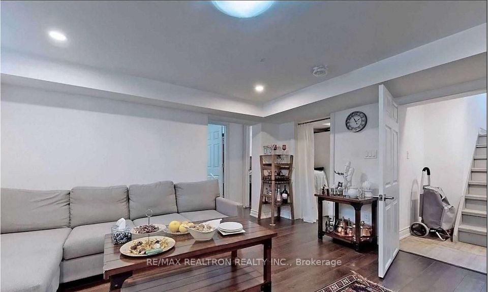32 Kirk Drive, Markham, ON L3T 3L1 16