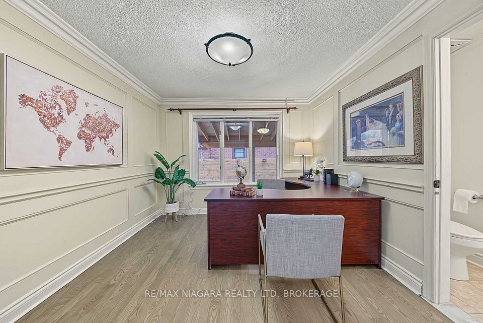 2 Aitken Circle, Markham, ON L3R 7K6 6