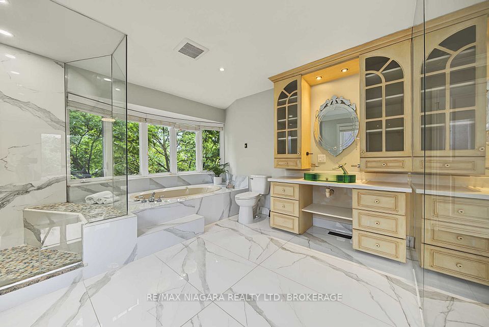 2 Aitken Circle, Markham, ON L3R 7K6 25