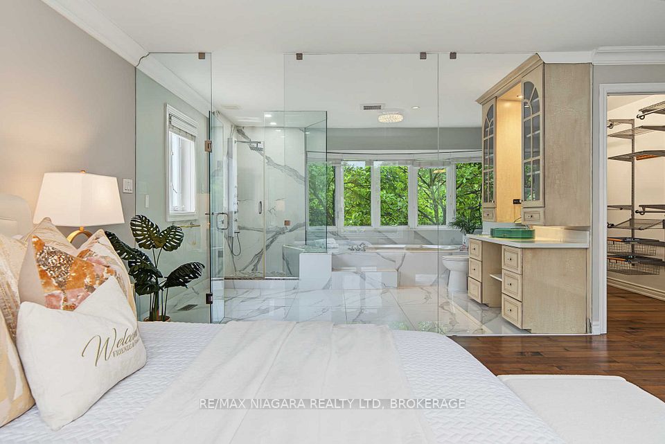 2 Aitken Circle, Markham, ON L3R 7K6 24