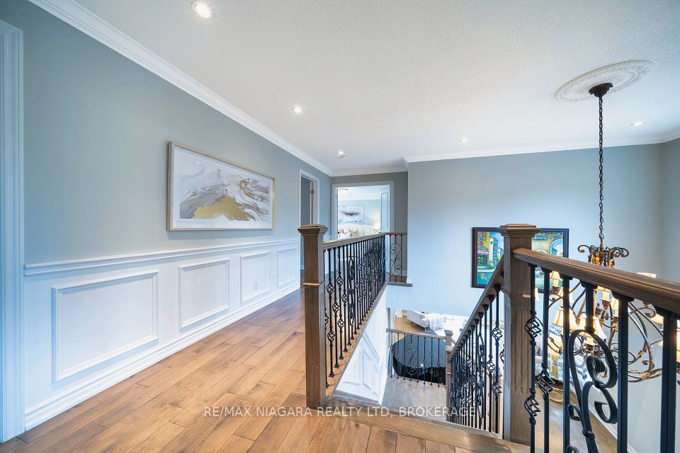 2 Aitken Circle, Markham, ON L3R 7K6 25