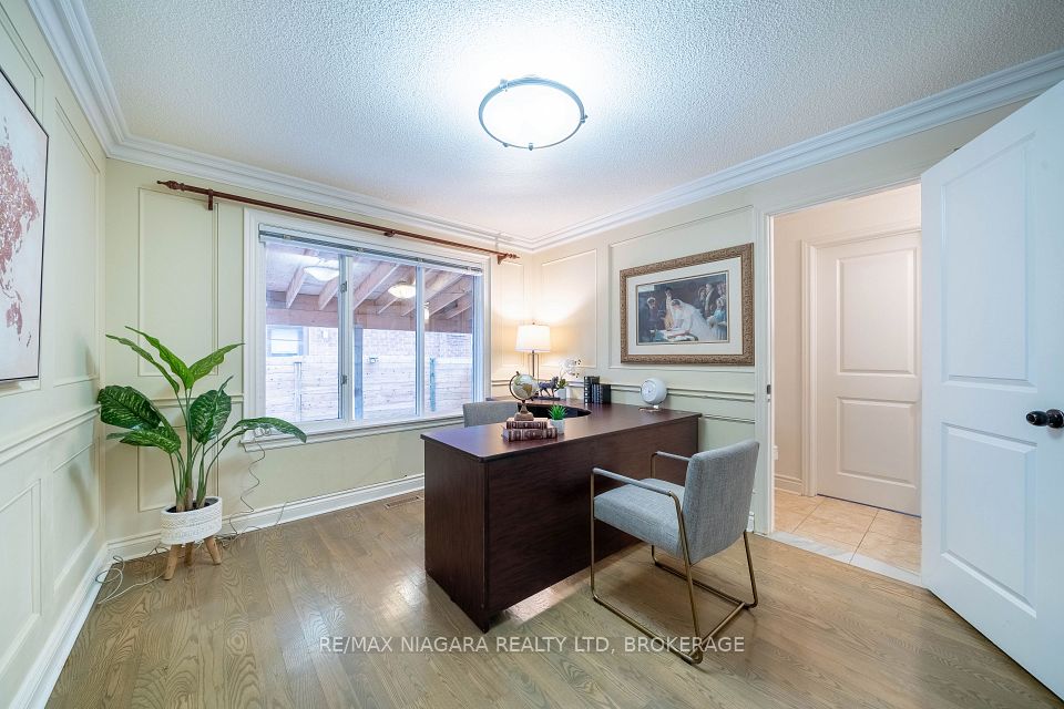 2 Aitken Circle, Markham, ON L3R 7K6 6