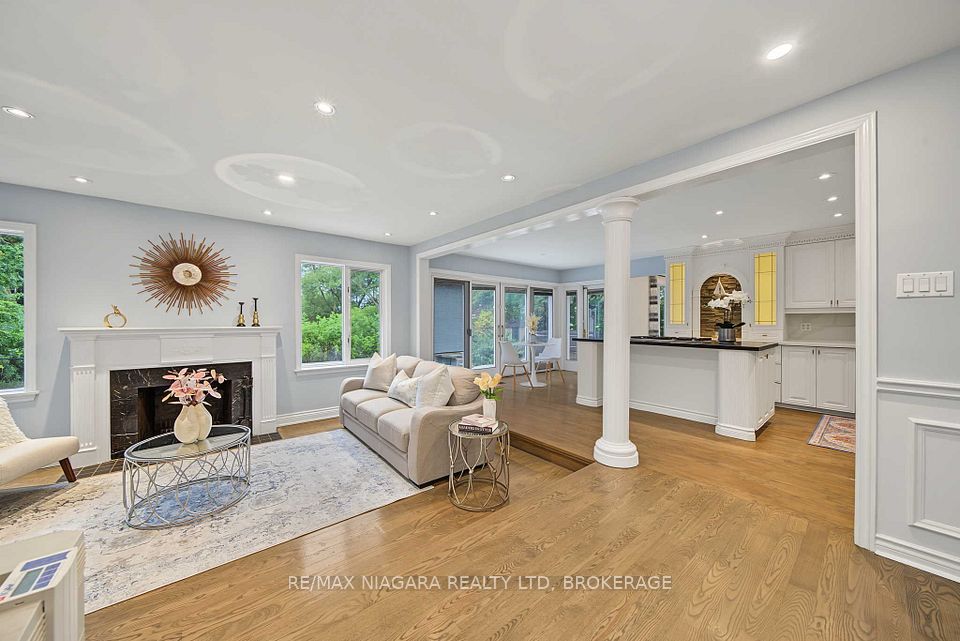 2 Aitken Circle, Markham, ON L3R 7K6 20
