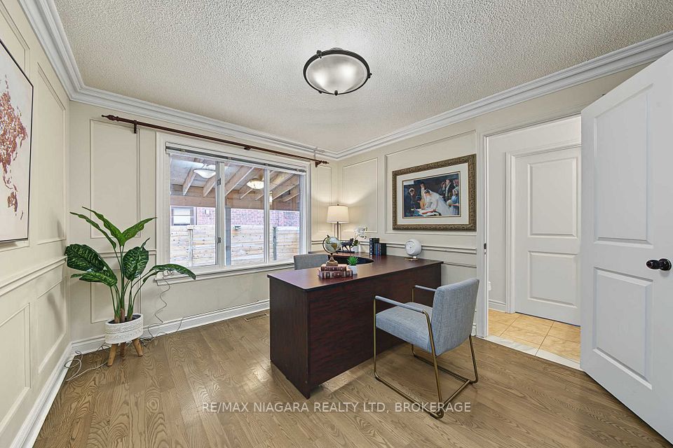 2 Aitken Circle, Markham, ON L3R 7K6 7