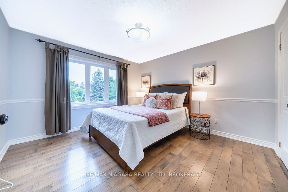 2 Aitken Circle, Markham, ON L3R 7K6 21