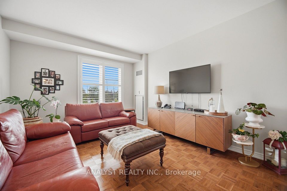 9519 Keele Street 221, Vaughan, ON L6A 4A2 17