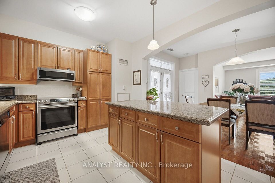 9519 Keele Street 221, Vaughan, ON L6A 4A2 12