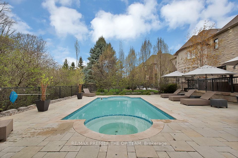 62 Autumn Grove Court, Vaughan, ON L0J 1C0 11