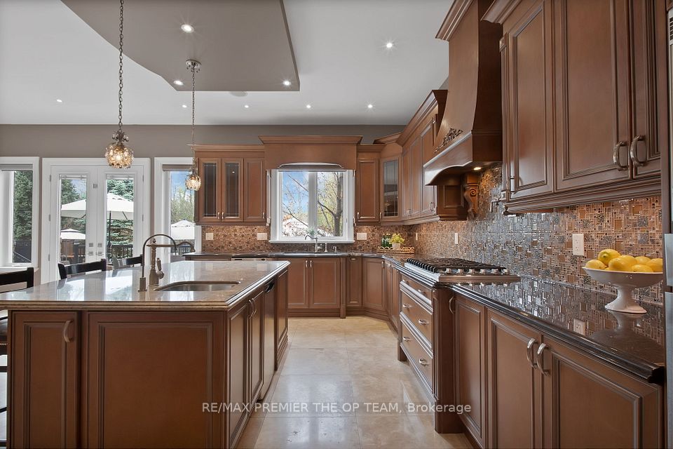 62 Autumn Grove Court, Vaughan, ON L0J 1C0 23