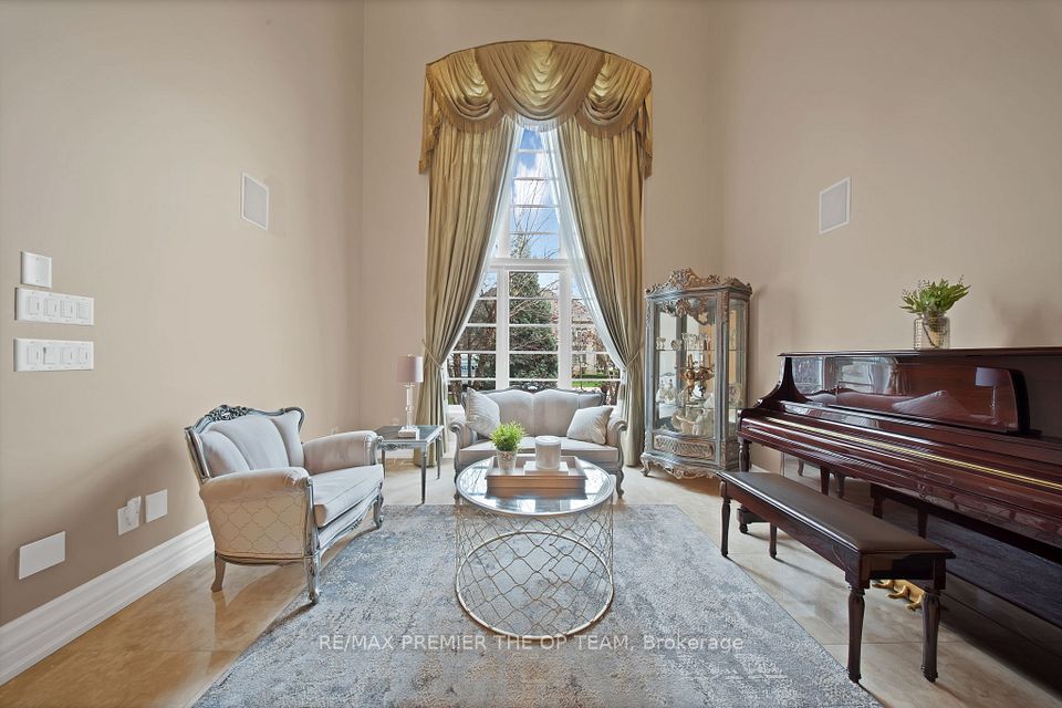 62 Autumn Grove Court, Vaughan, ON L0J 1C0 17