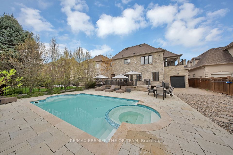 62 Autumn Grove Court, Vaughan, ON L0J 1C0 12