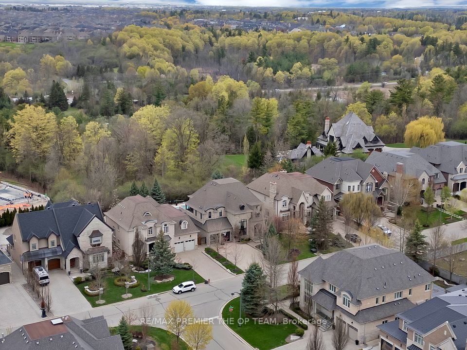 62 Autumn Grove Court, Vaughan, ON L0J 1C0 7