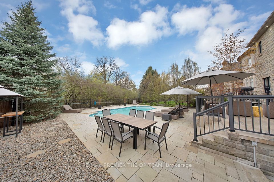 62 Autumn Grove Court, Vaughan, ON L0J 1C0 9