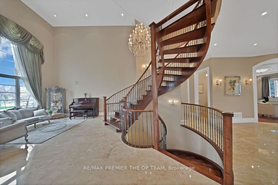 62 Autumn Grove Court, Vaughan, ON L0J 1C0 19