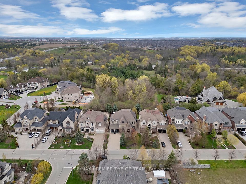 62 Autumn Grove Court, Vaughan, ON L0J 1C0 4