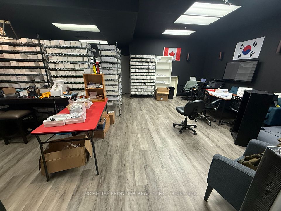 35 West Pearce Street 28, Richmond Hill, ON L4B 3A9 11