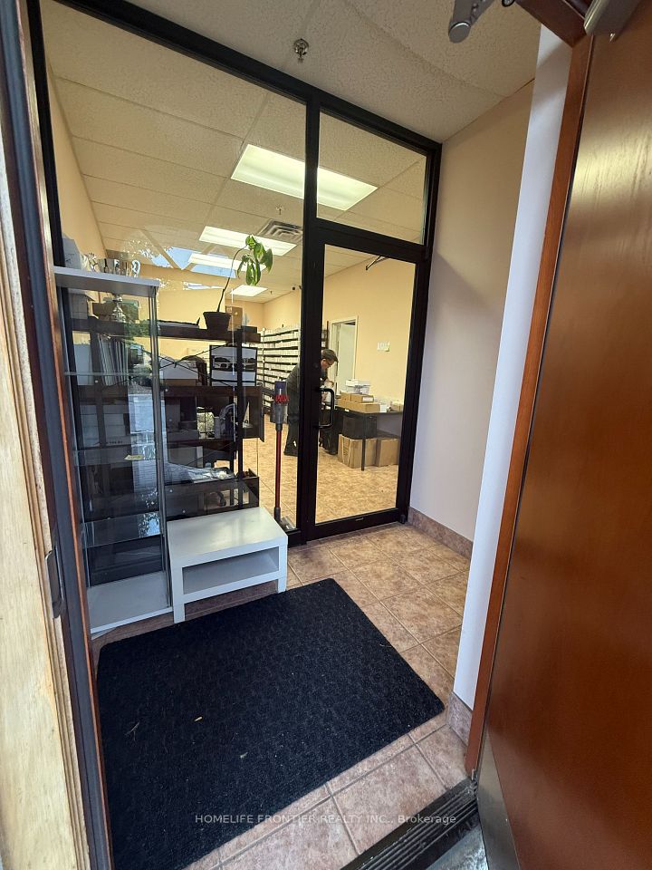 35 West Pearce Street 28, Richmond Hill, ON L4B 3A9 4