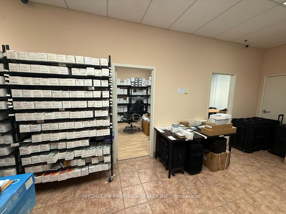 35 West Pearce Street 28, Richmond Hill, ON L4B 3A9 7