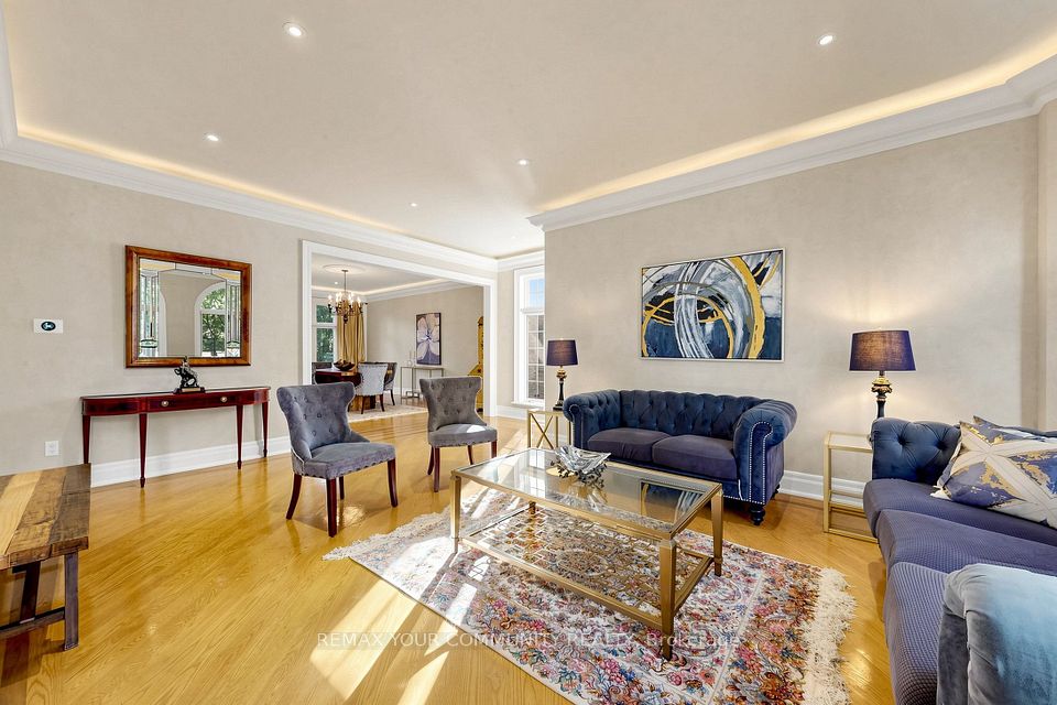 9 Bayview Forest Lane, Markham, ON L3T 7S4 7