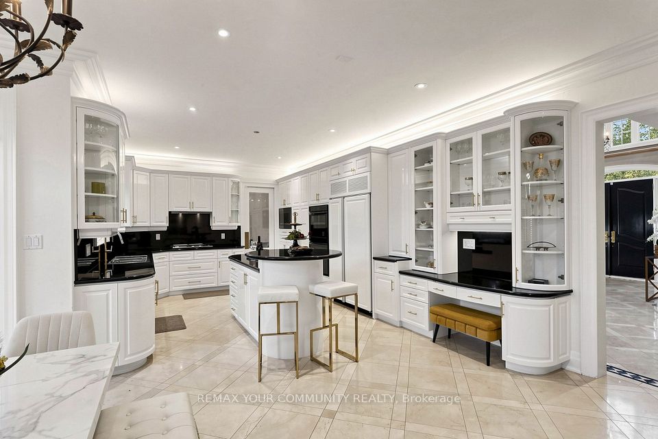 9 Bayview Forest Lane, Markham, ON L3T 7S4 14