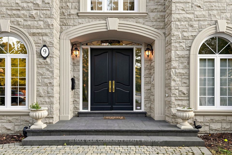 9 Bayview Forest Lane, Markham, ON L3T 7S4 3